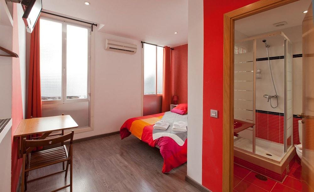 Hostal Abril Madrid Exterior photo