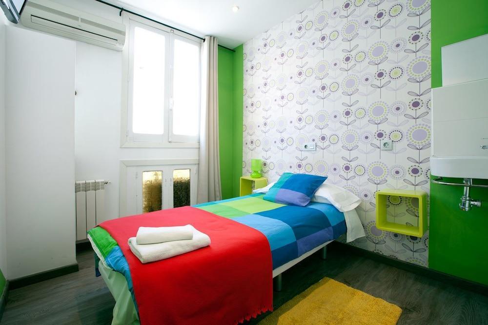 Hostal Abril Madrid Exterior photo