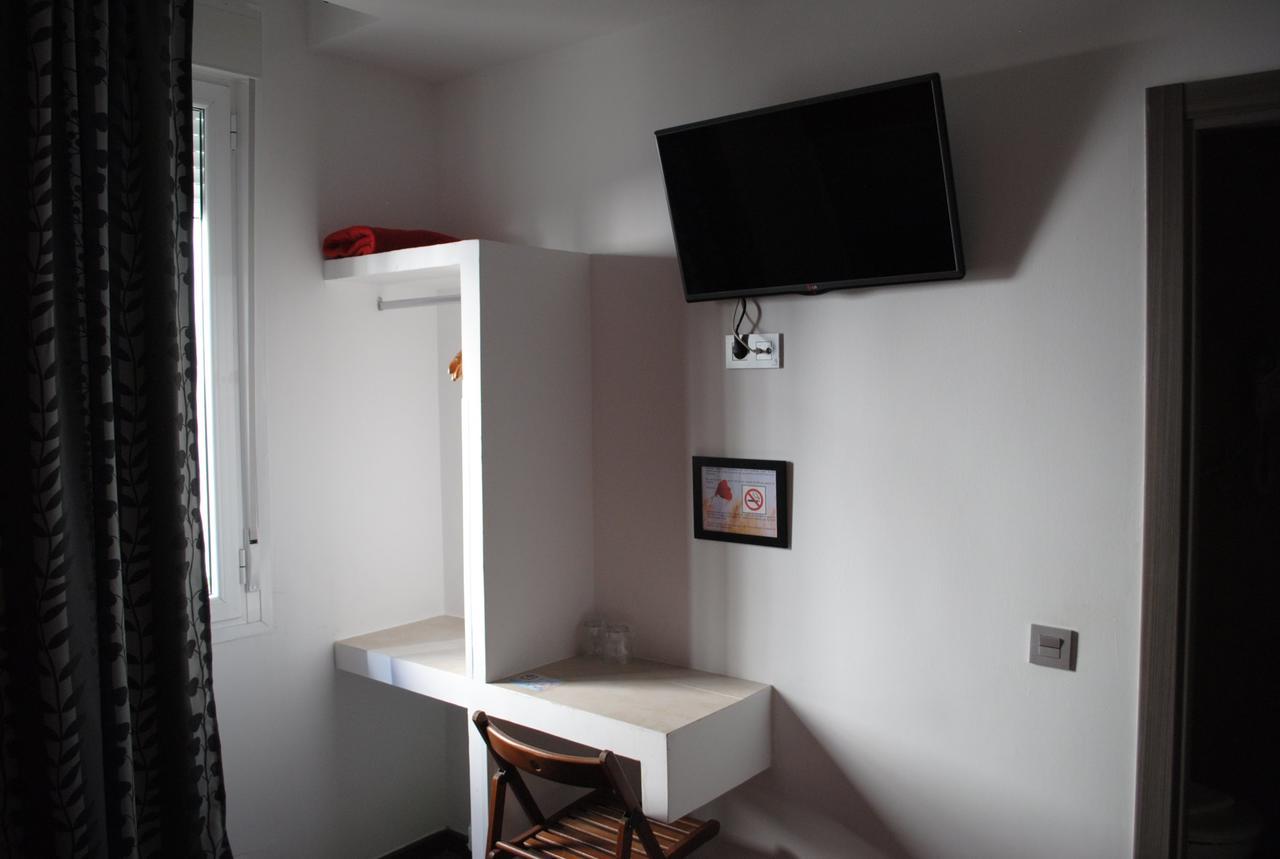 Hostal Abril Madrid Exterior photo